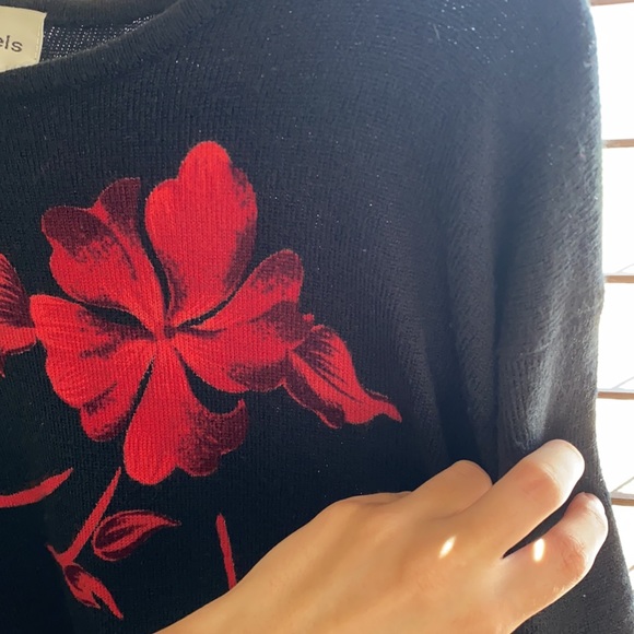 stunning red and navy C.D Daniels sweater so soft amazing detail around a 2x - Picture 6 of 8